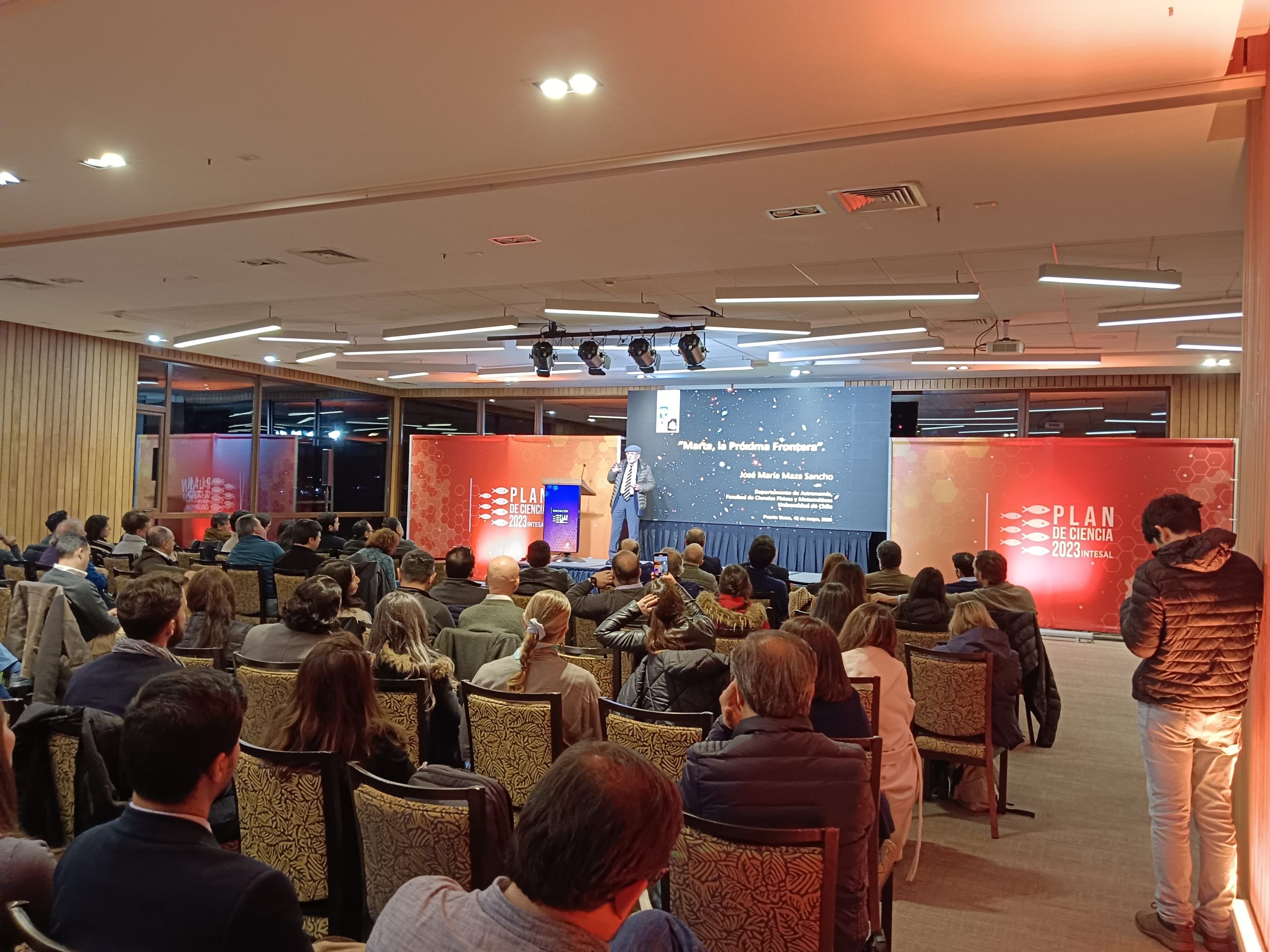 José Maza fue protagonista en lanzamiento del Plan de Ciencias del Intesal