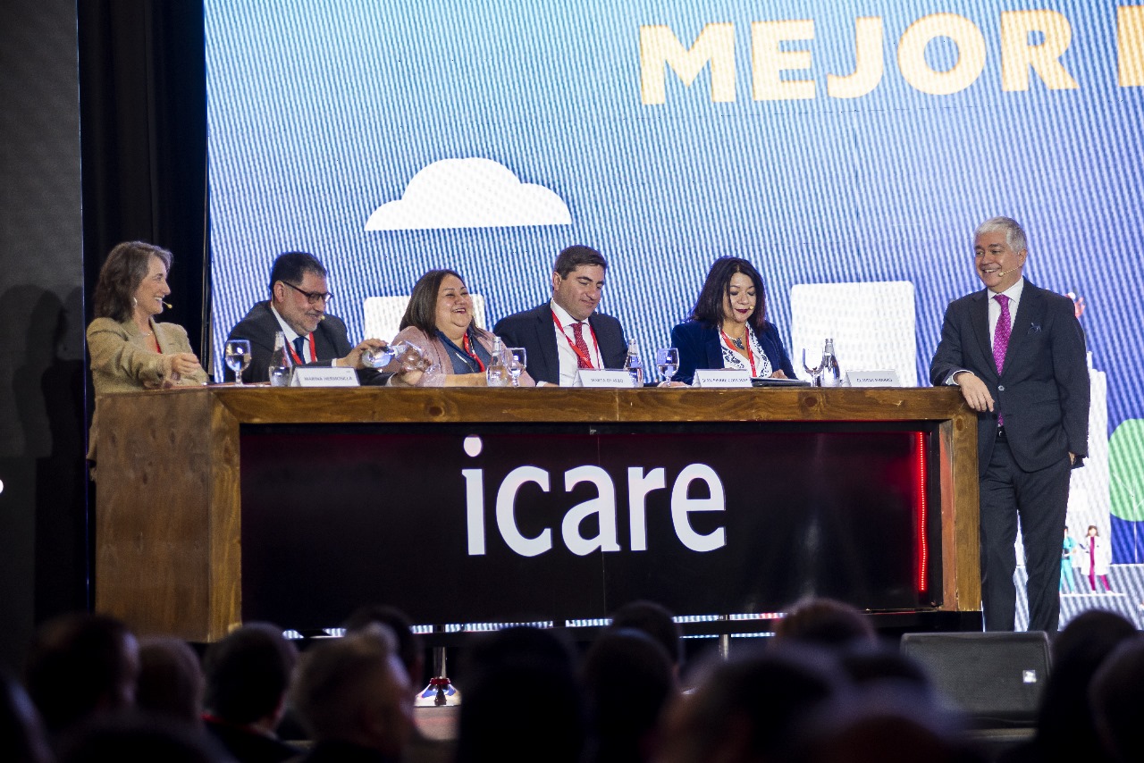 En Icare: Dirigenta de la industria del salmón llama a fortalecer la vinculación entre trabajadores y empresarios