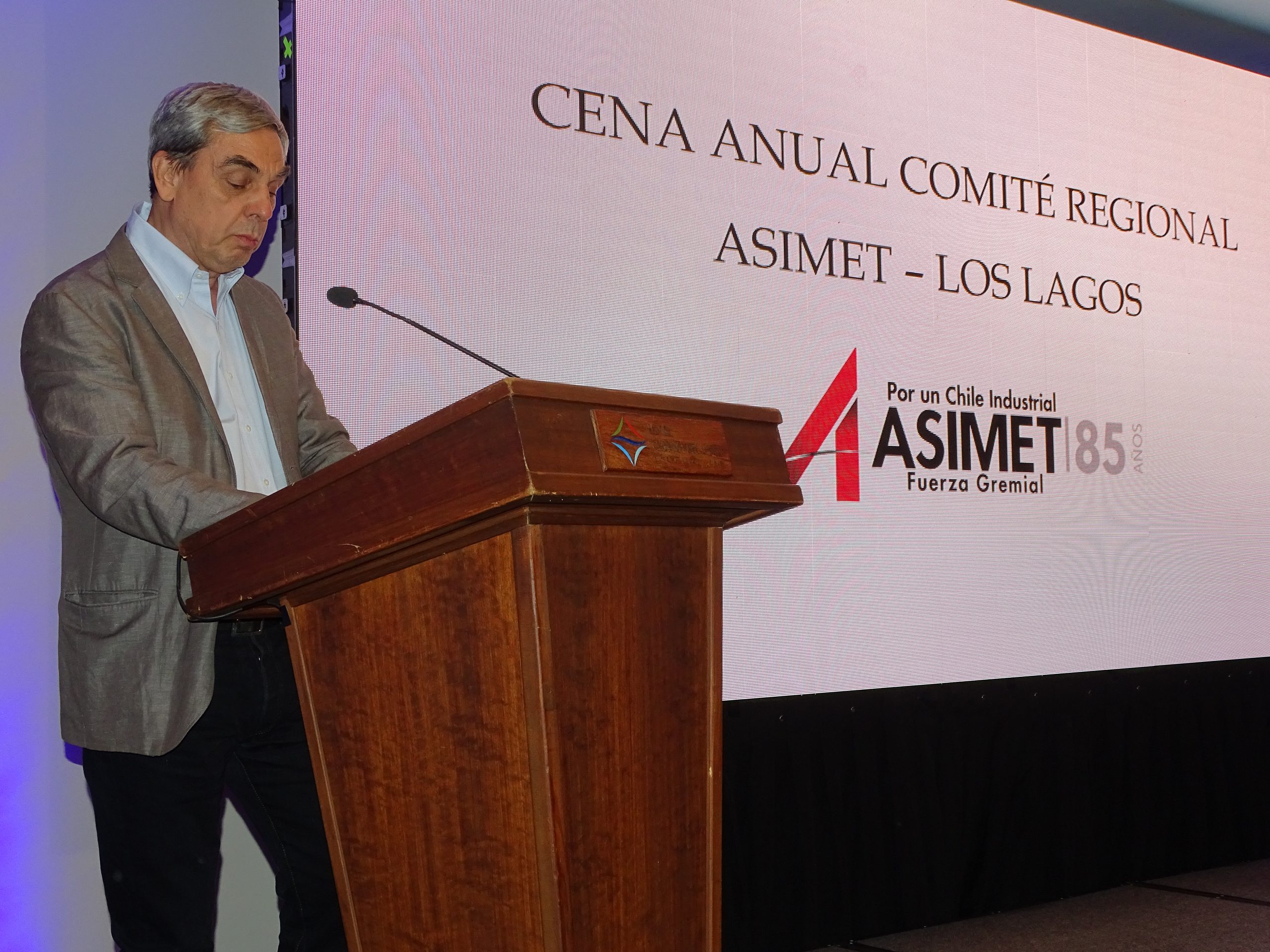 [+FOTOS] Asimet entrega premios y se refiere al resultado del plebiscito