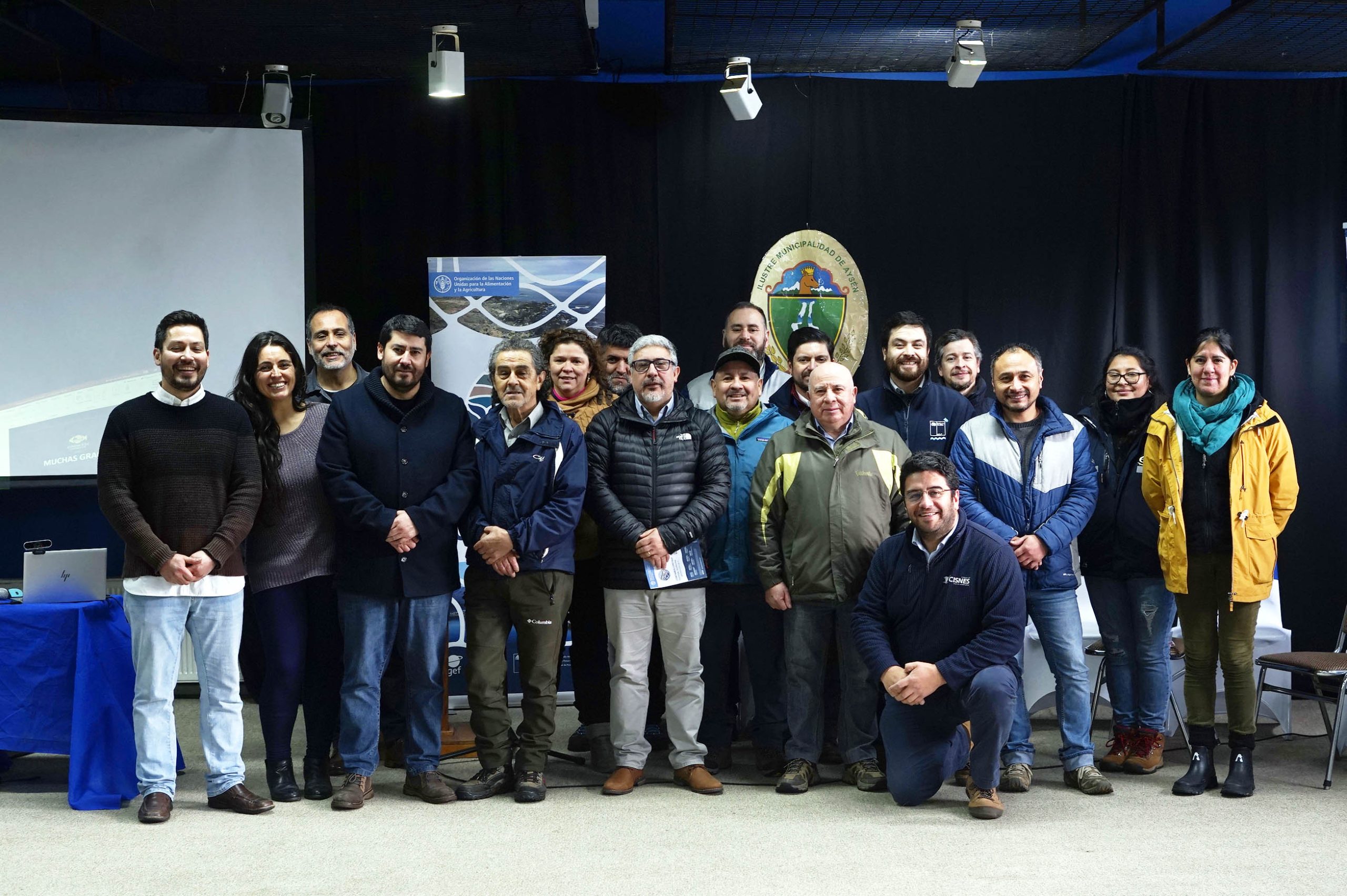 Abordan los desafíos de la acuicultura de pequeña escala en Aysén