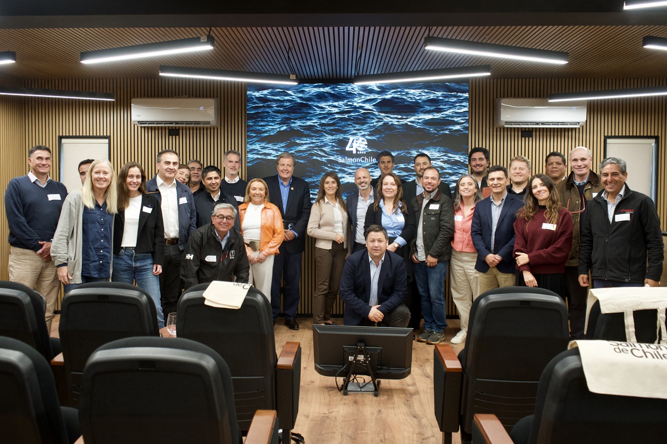SalmonChile y proveedores fortalecen sus vínculos en encuentro clave para el sector