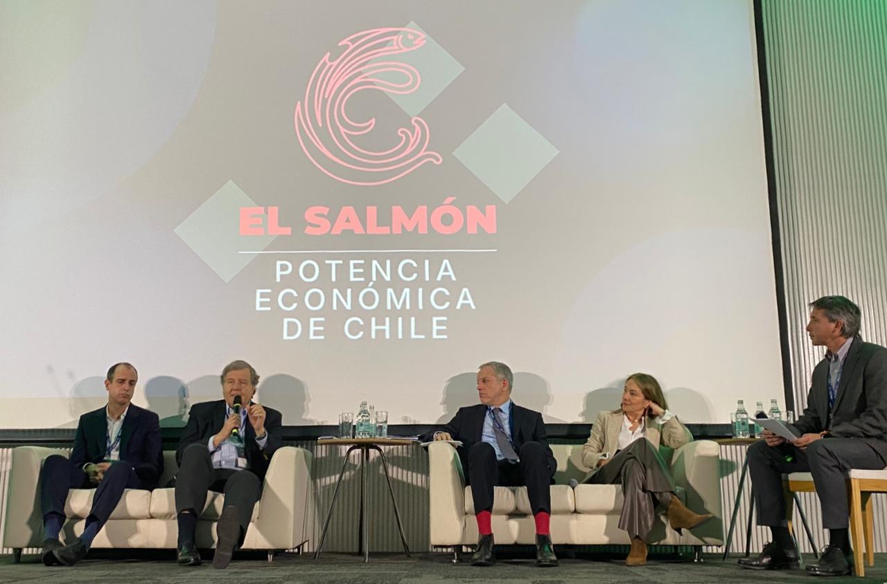 Destacan rol estratégico de la salmonicultura en el desarrollo económico del país en encuentro multisectorial