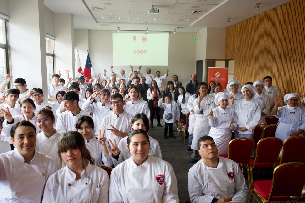 Programa de becas potenciará la gastronomía y el talento culinario en torno al salmón en Aysén