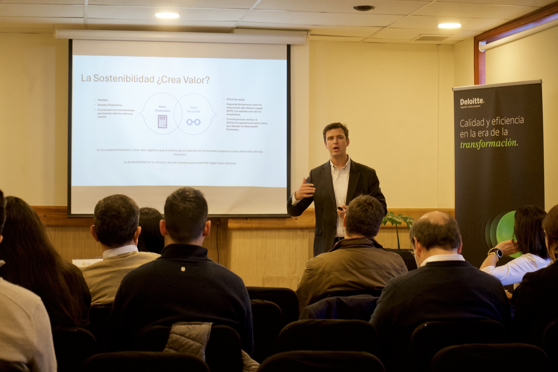 Realizan encuentro para fortalecer la sostenibilidad en la cadena de valor de la salmonicultura