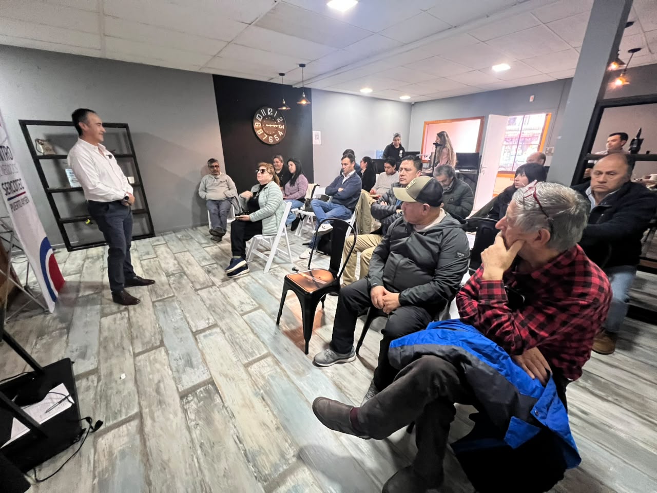 Multi X y Centro de Negocios Sercotec Puerto Aysén preparan mentorías para proveedores locales